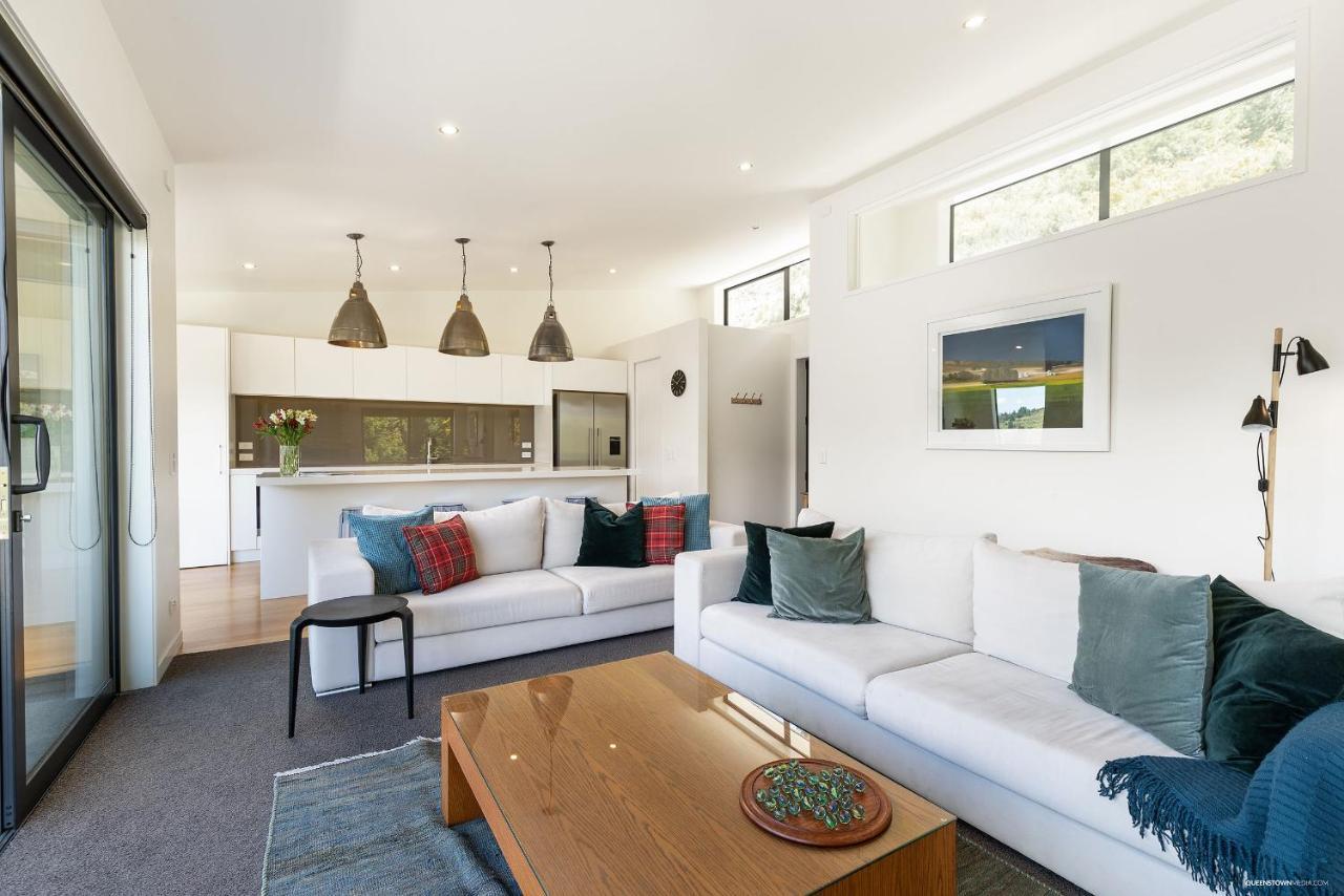 Okataina - Means Place Of Laughter, Luxury Retreat Villa Queenstown Bagian luar foto