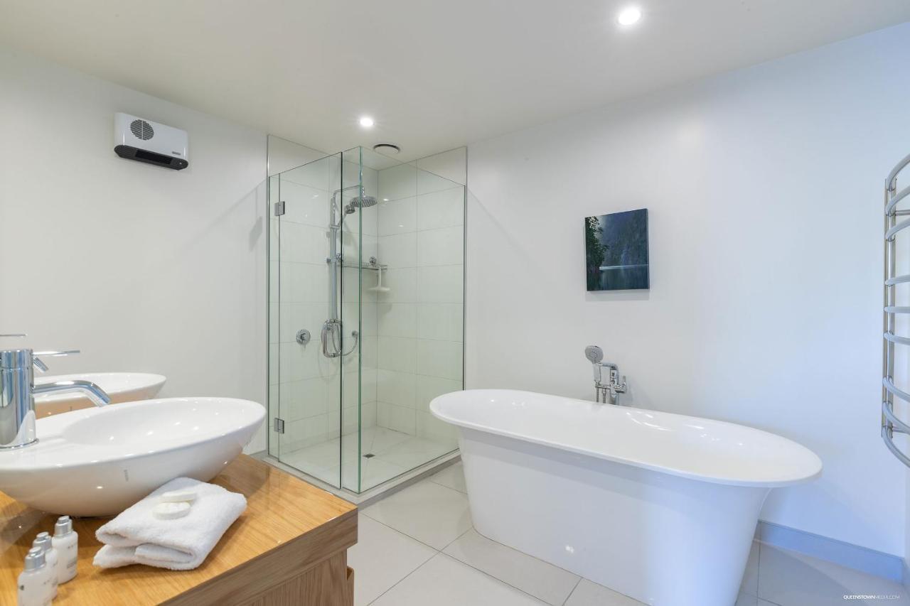 Okataina - Means Place Of Laughter, Luxury Retreat Villa Queenstown Bagian luar foto